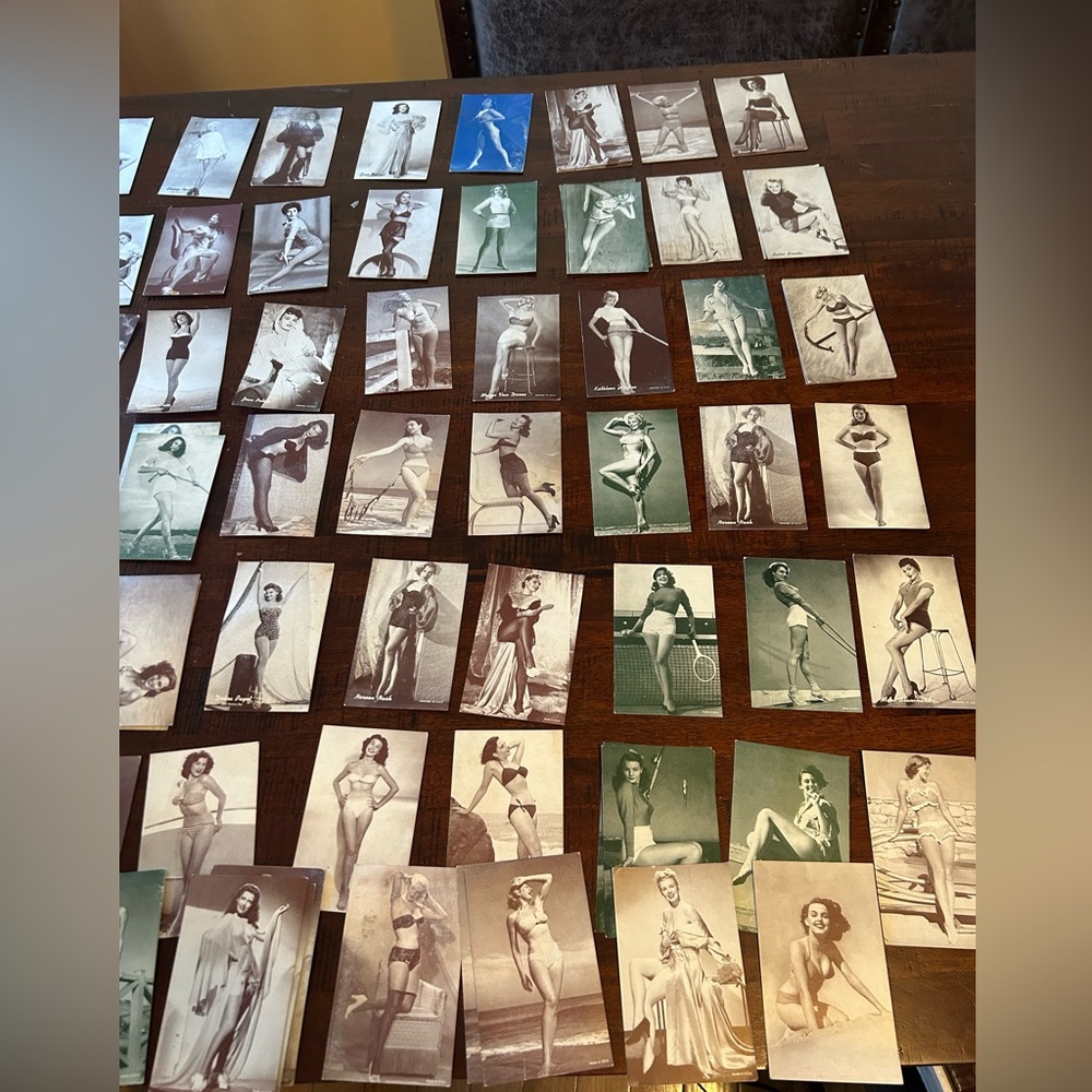 Vintage Black & White Pinup Photo Collection - Multiple Images - Picture 3 of 3